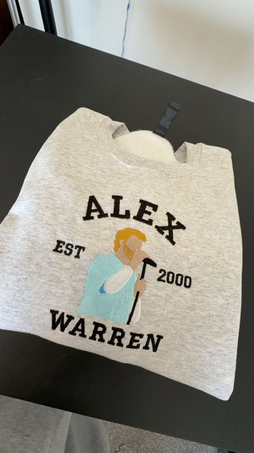 Thumbnail: Alex Warren est