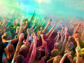 Festival season, fit in a pouch! Mini beauty item limelight in Cosmetic industry