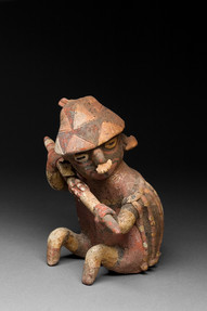 Istuva soturi / Sittande krigare / Seated warrior