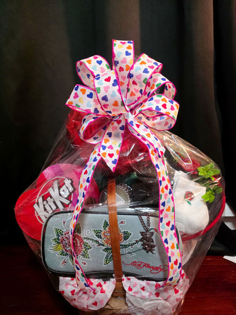 Custom basket with candy and purse for a birthday.