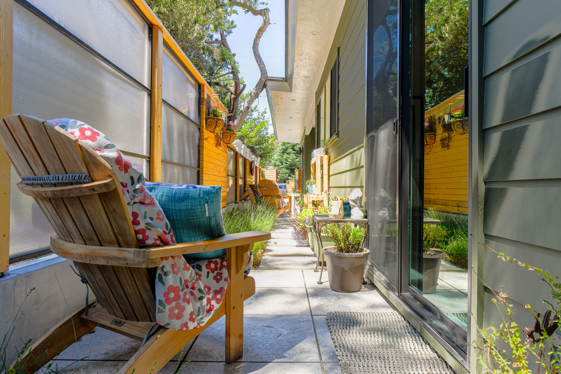 Cozy Patio 