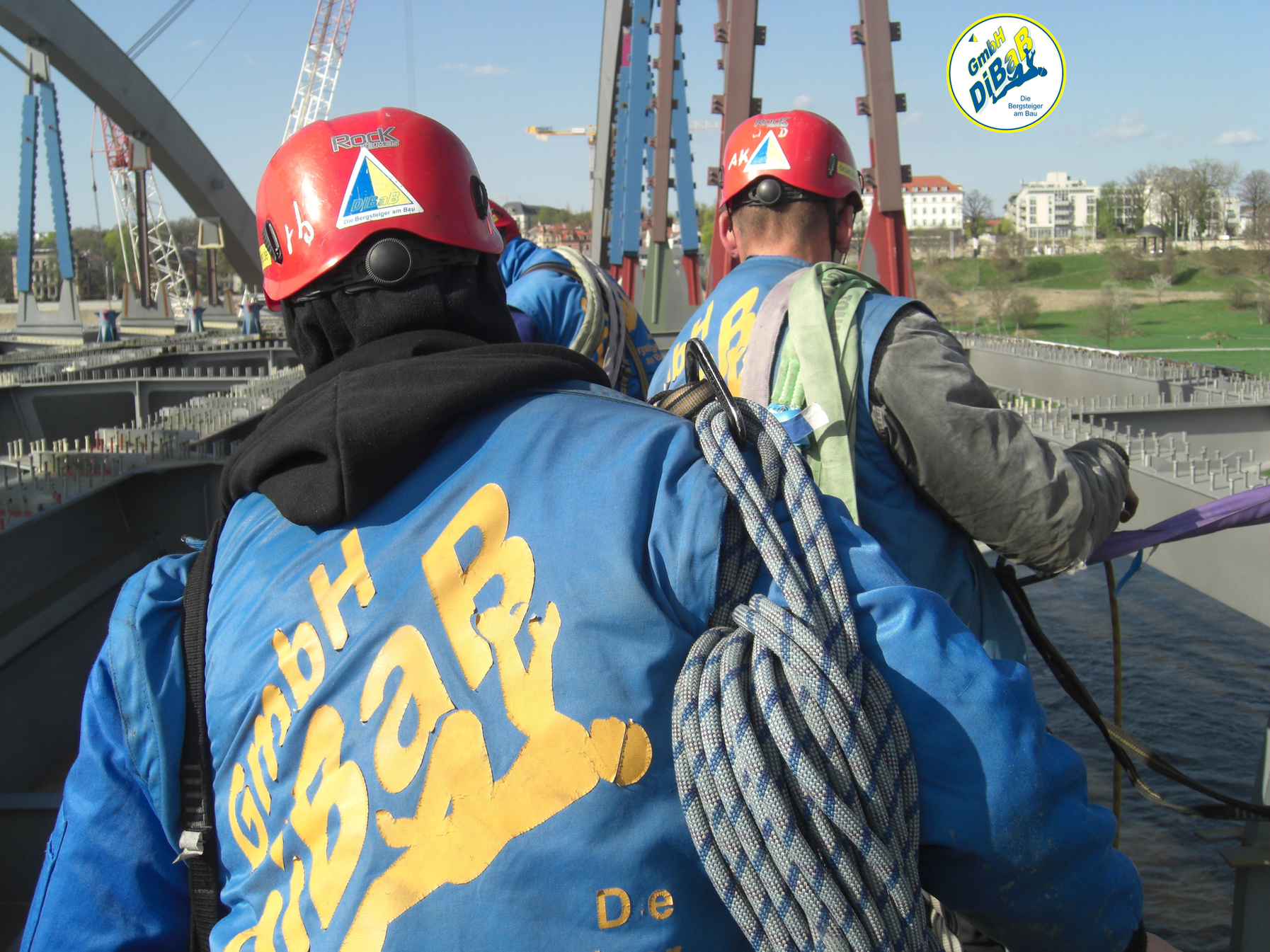 Industriekletterer Dresden, Dachschaden Dresden, Dachsteiger Dresden, Bergsteiger Dresden, Dachdecker Dresden, Dachreparatur Dresden, Dachrinnenreinigung Dresden