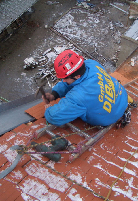Dachschaden | Dresden | DiBaB GmbH Die Bergsteiger am Bau