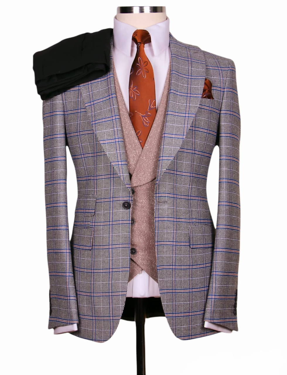 Thumbnail: V12 Italian Design 3 pc Patterned Suit - Peak Lapel
