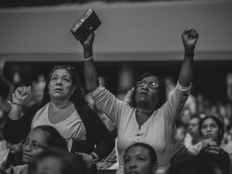 7 Simple Ways to Live Out Your Faith Beyond Sunday