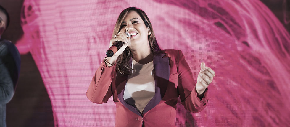 background flavia arrais.jpg