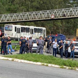 PERSEGUIÇÃO E TIROTEIO EM TERRA PRETA- (MAIRIPORÃ) ACABA COM TRÊS PRESOS NESTA TERÇA-FEIRA (05)