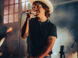 tyne james organ at gage road brewery / fremantle, wa