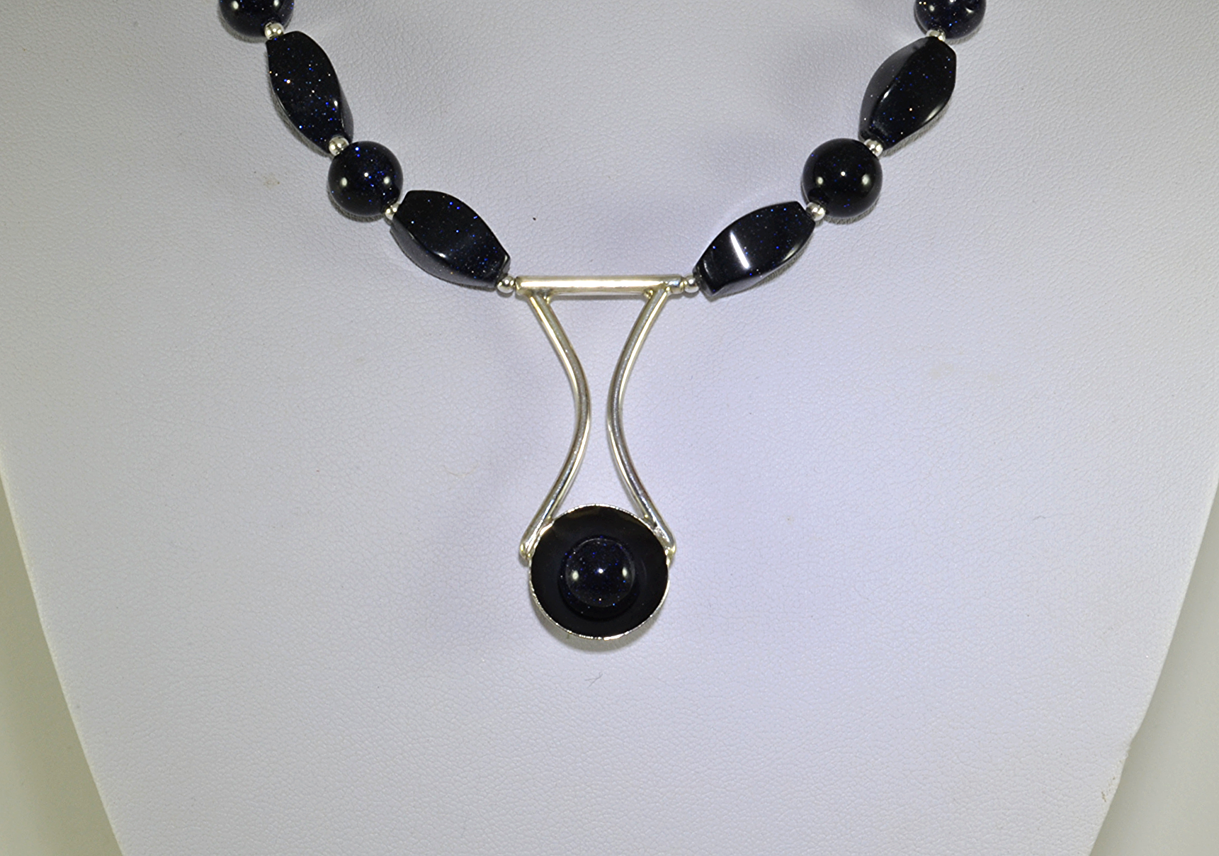 Αρχαικό σχέδιο με Ασήμι και Χρυσόλιθο