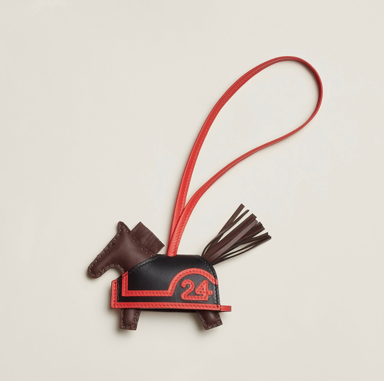 Rodeo Robeo 24 PM charm Terre / Noir / Capucine