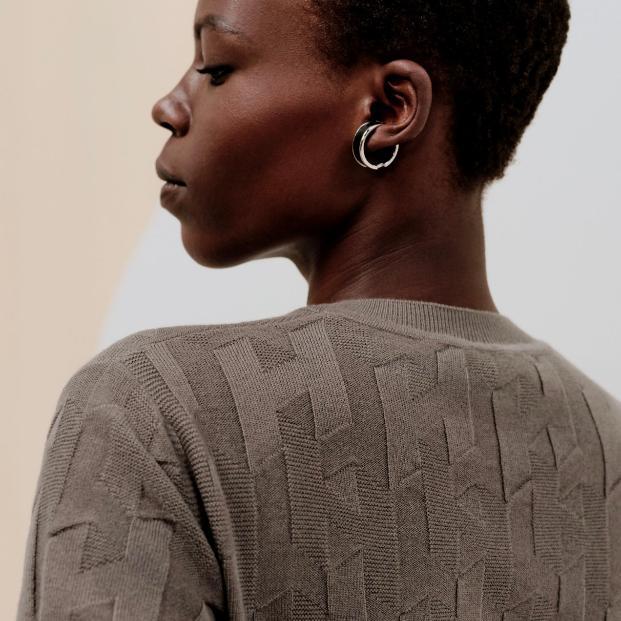 "H" short-sleeve sweater 38