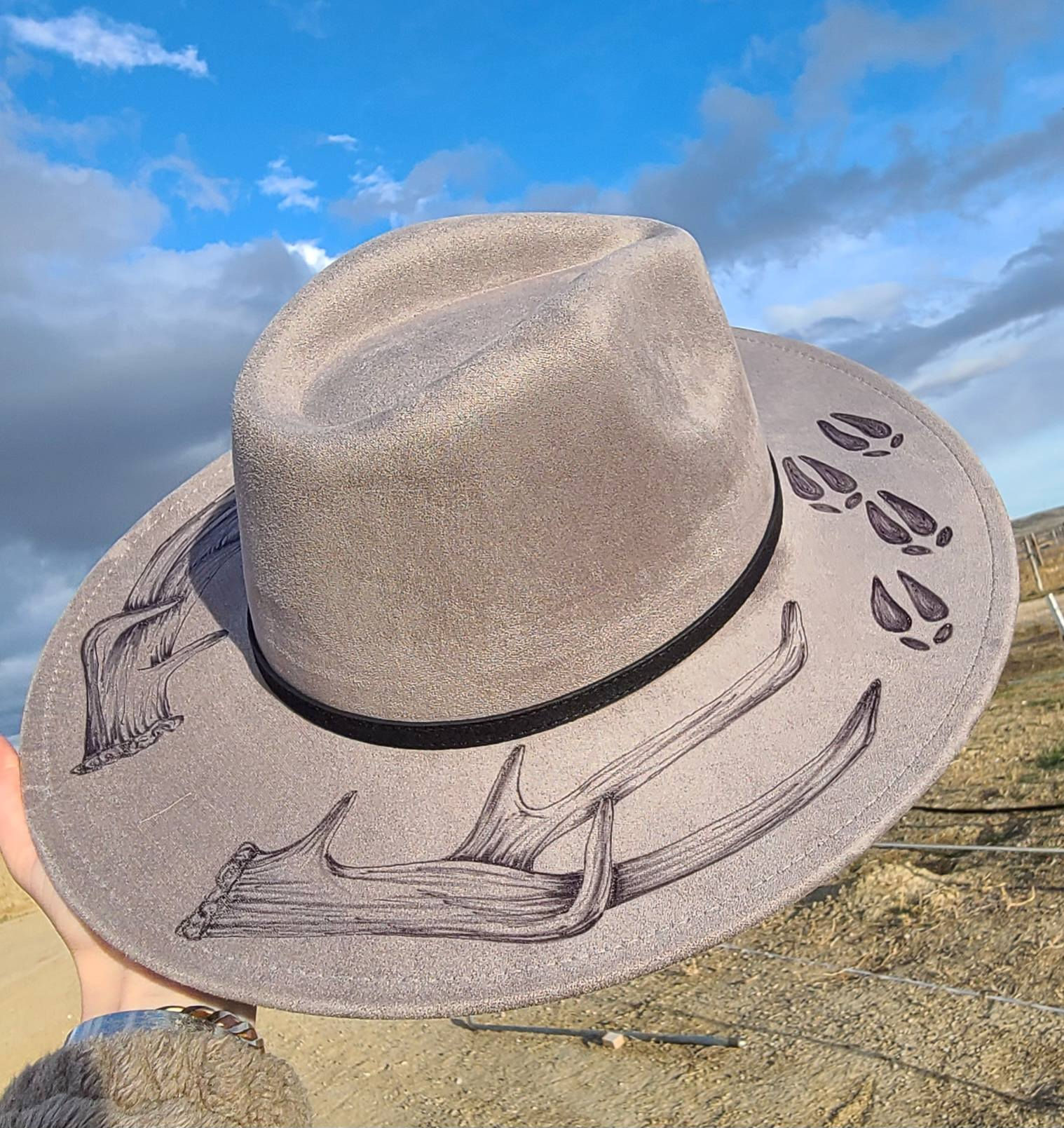 Fedora Grey Antler & Hooves Side