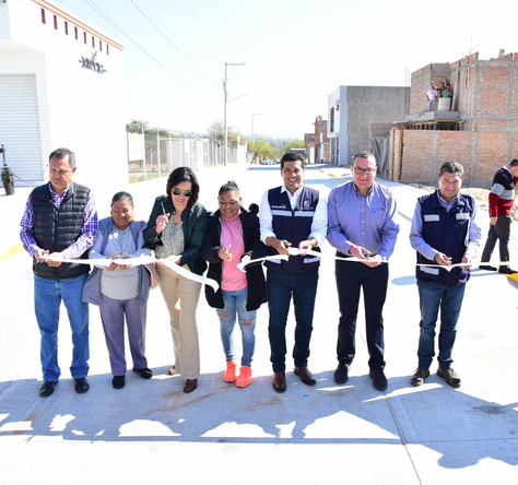 ENTREGA LEONARDO MONTAÑEZ OBRA DE CONCRETO HIDRÁULICO AL NORTE DE LA CAPITAL.