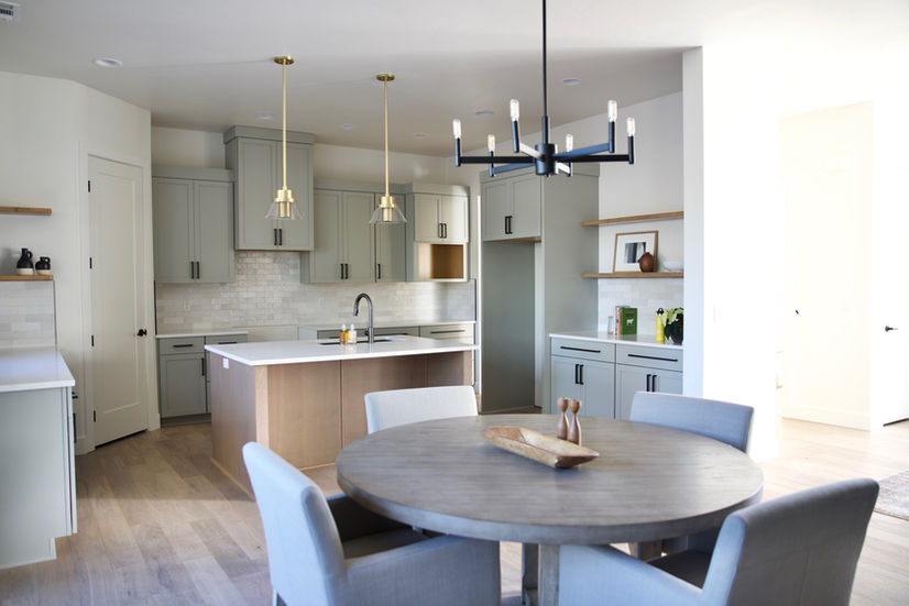 Elevation Pointe Dining Room & Kitchen