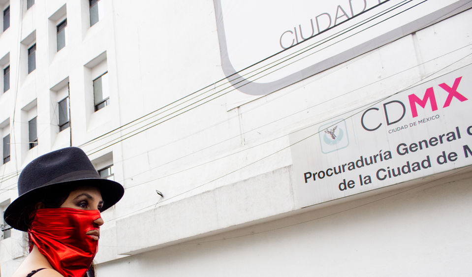 Intervención de baile estilo flash mob frente a la Procuraduría General de la República, 14 de Nov. 2018, CDMX.