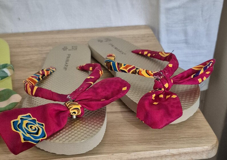 Thumbnail: Madras Fabric Wrapped Rubber Flip-Flop Sandal Slippers for Beach and Casual Wear