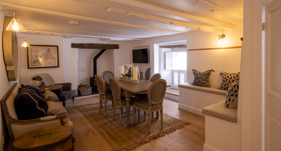 Mariners - Dining Area 2