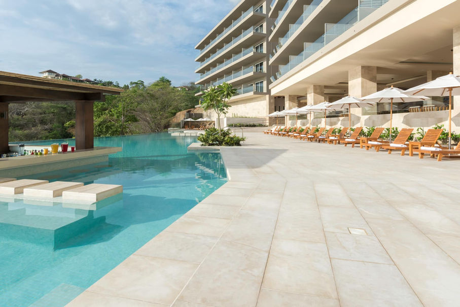 Wyndham Tamarindo 51092_outdoor_pool_day_5.jpeg