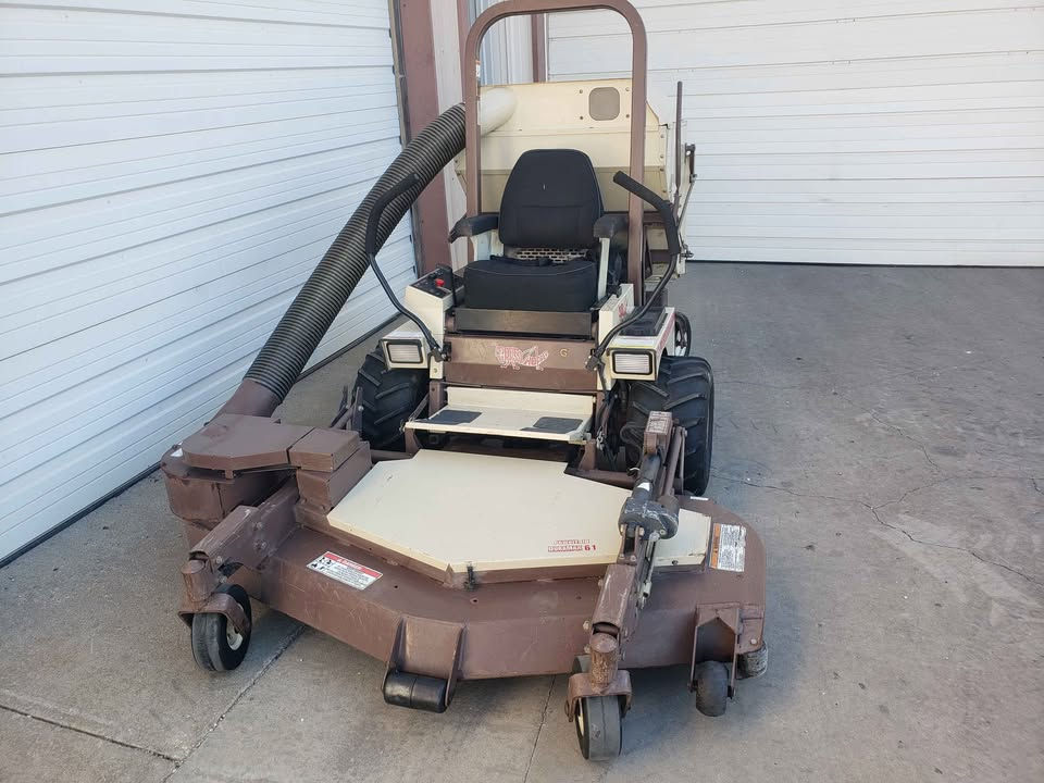 2006 Grasshopper 727k...jpg