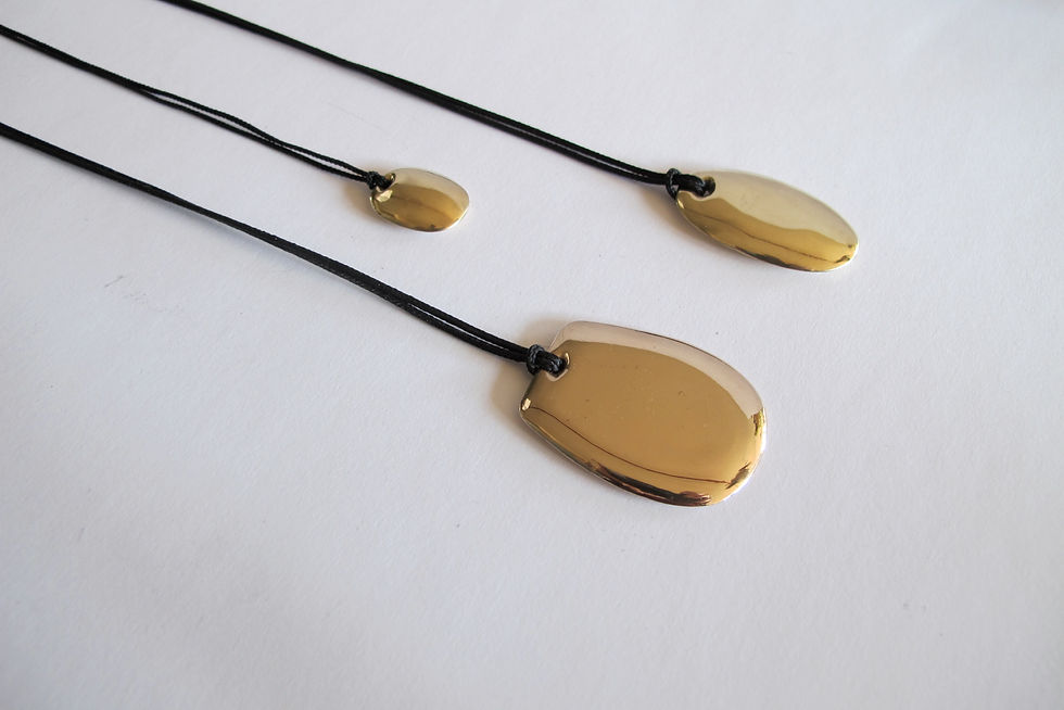Thumbnail: Oval pendant on nylon cord