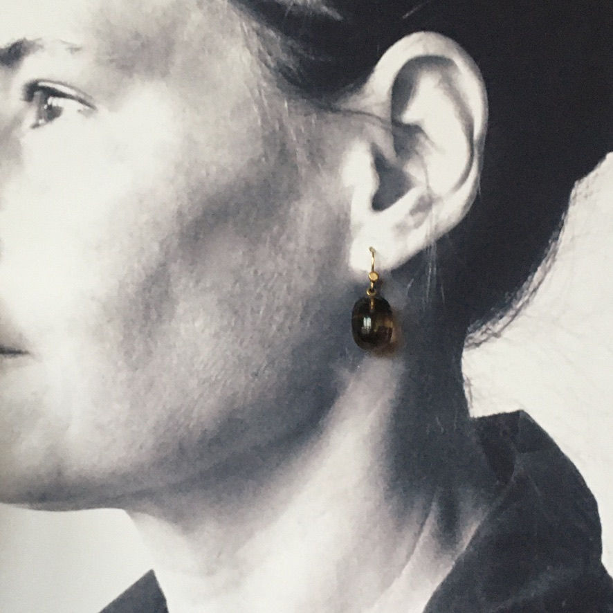Thumbnail: Smoky quartz barrel drop earring in 14k gold