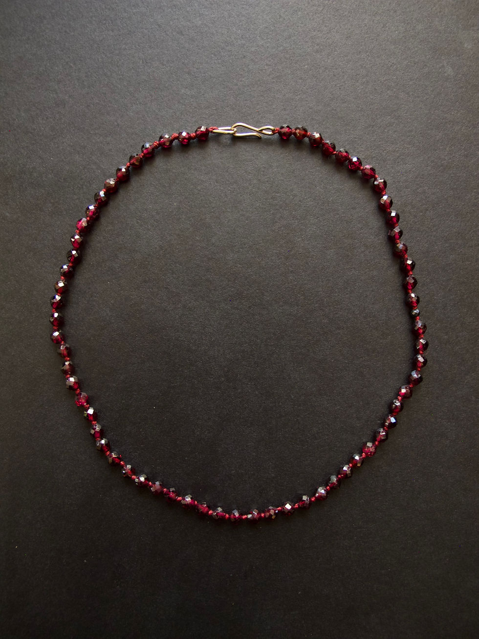 Faceted round garnet bead necklace