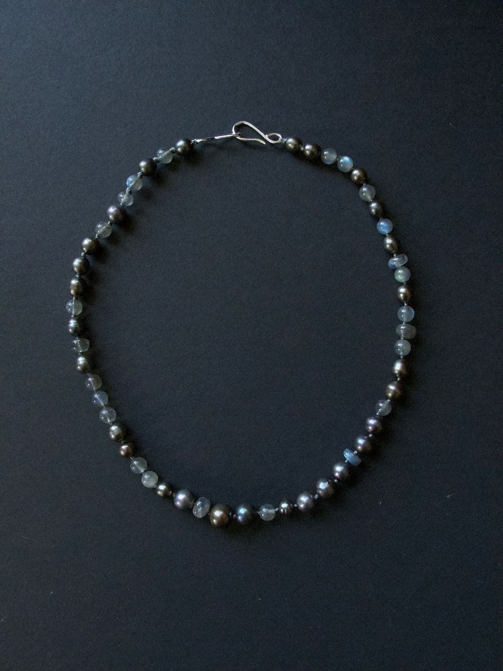 Black pearl and labordorite choker