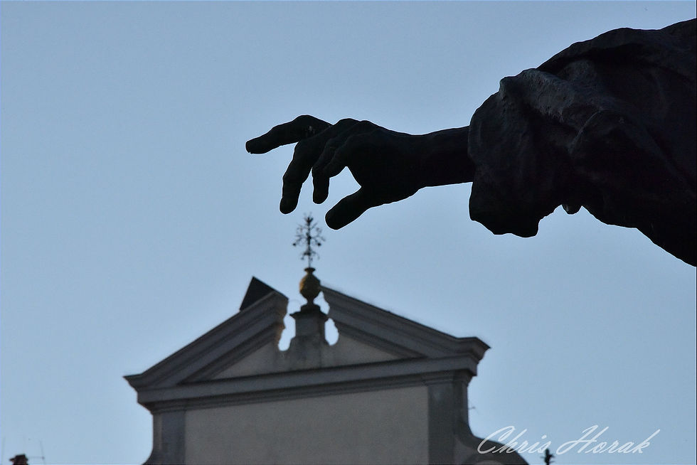 Thumbnail: Prague, The Hands