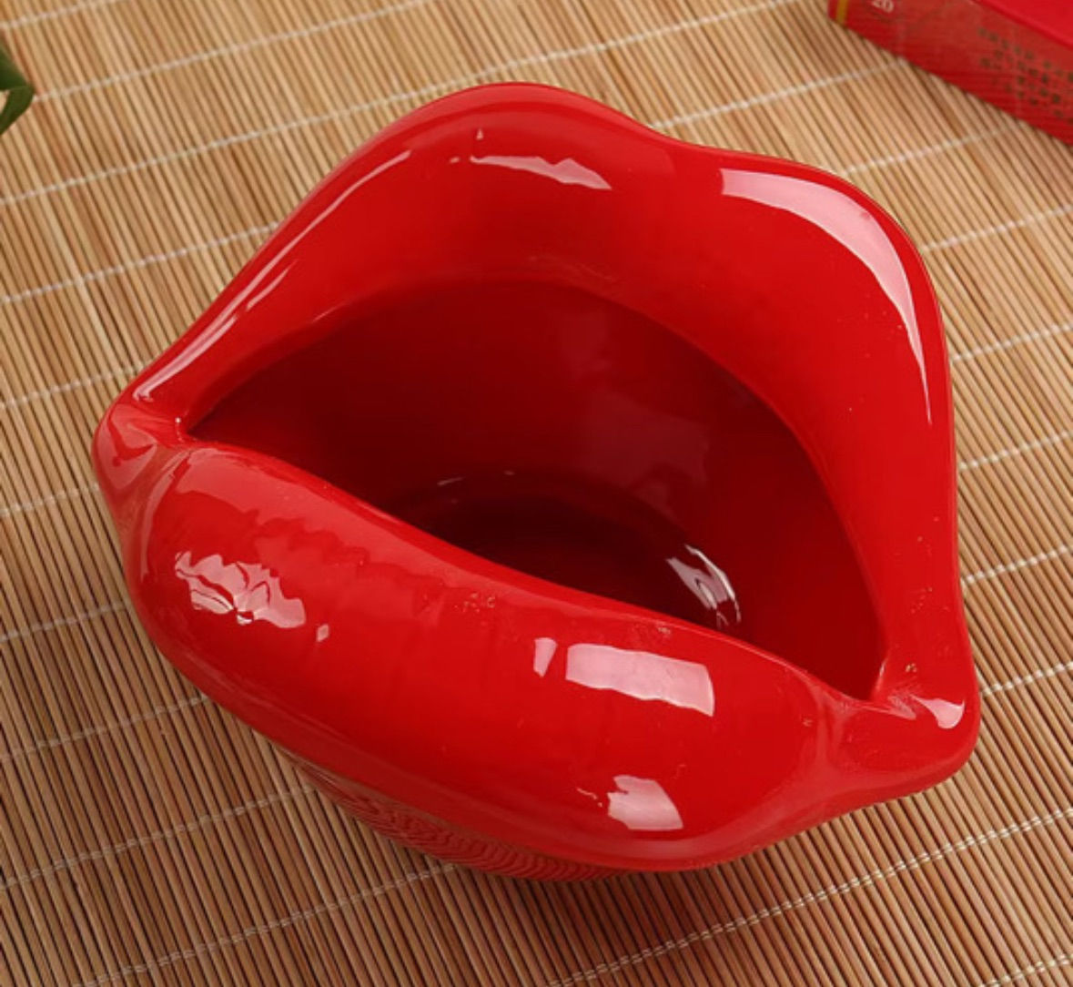 Pucker-Up Ceramic Cigar Ashtray