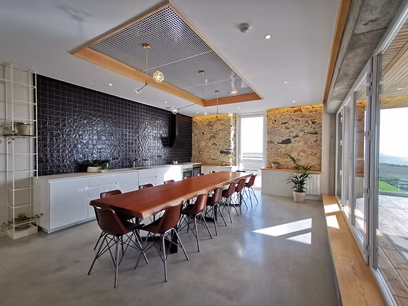 Table de 14 personnes location appartement dans domaine de réception