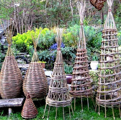 Obelisk willow planters