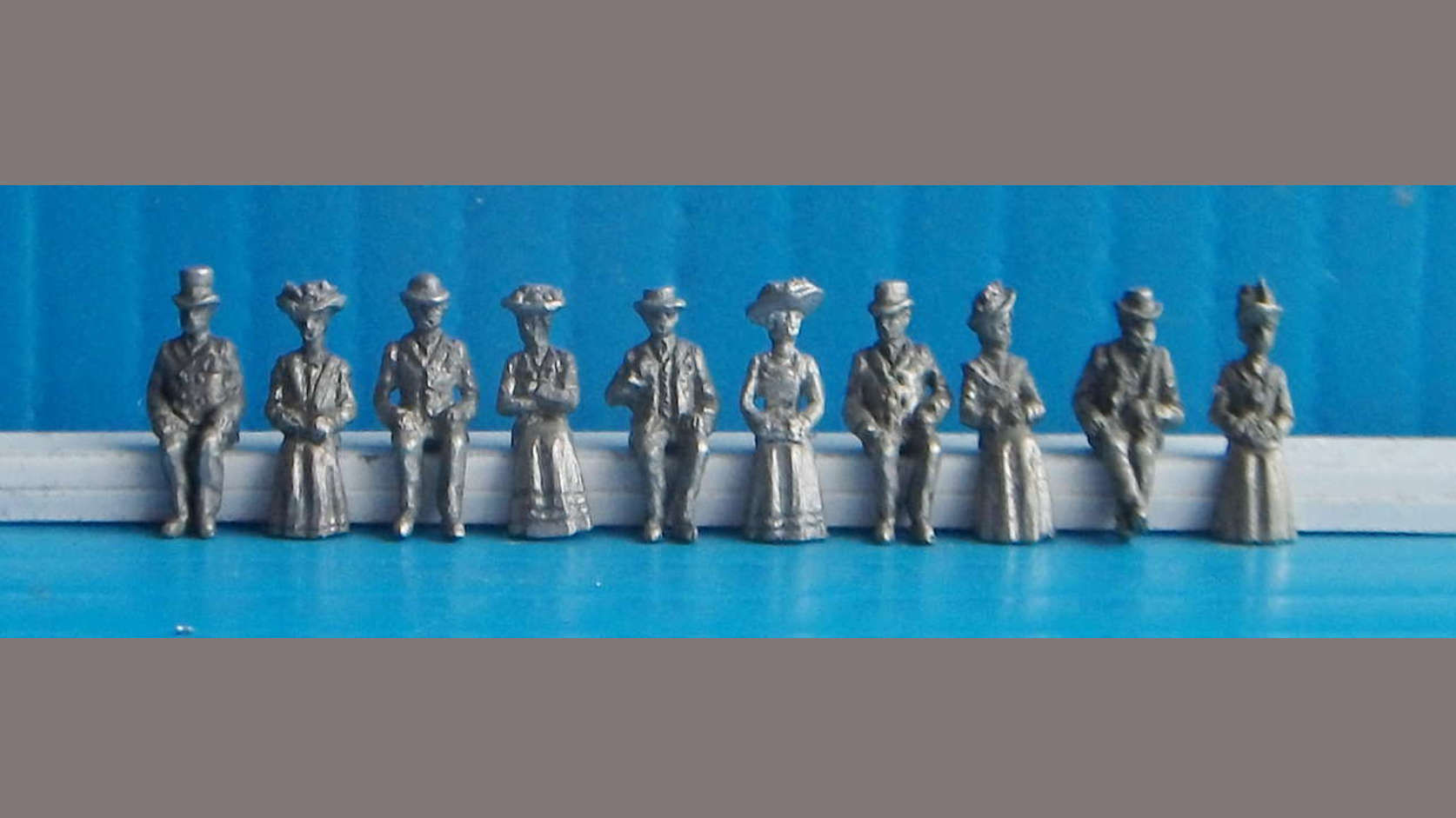 2mm03 - Seated Edwardian People