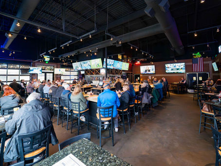 Top Jonathan's Grille Locations in Tennessee with a Family-Friendly Sports Bar