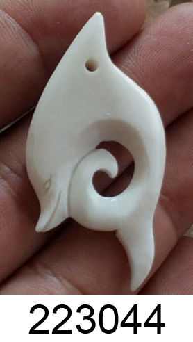 Bone carving pendant 50 mm Mere