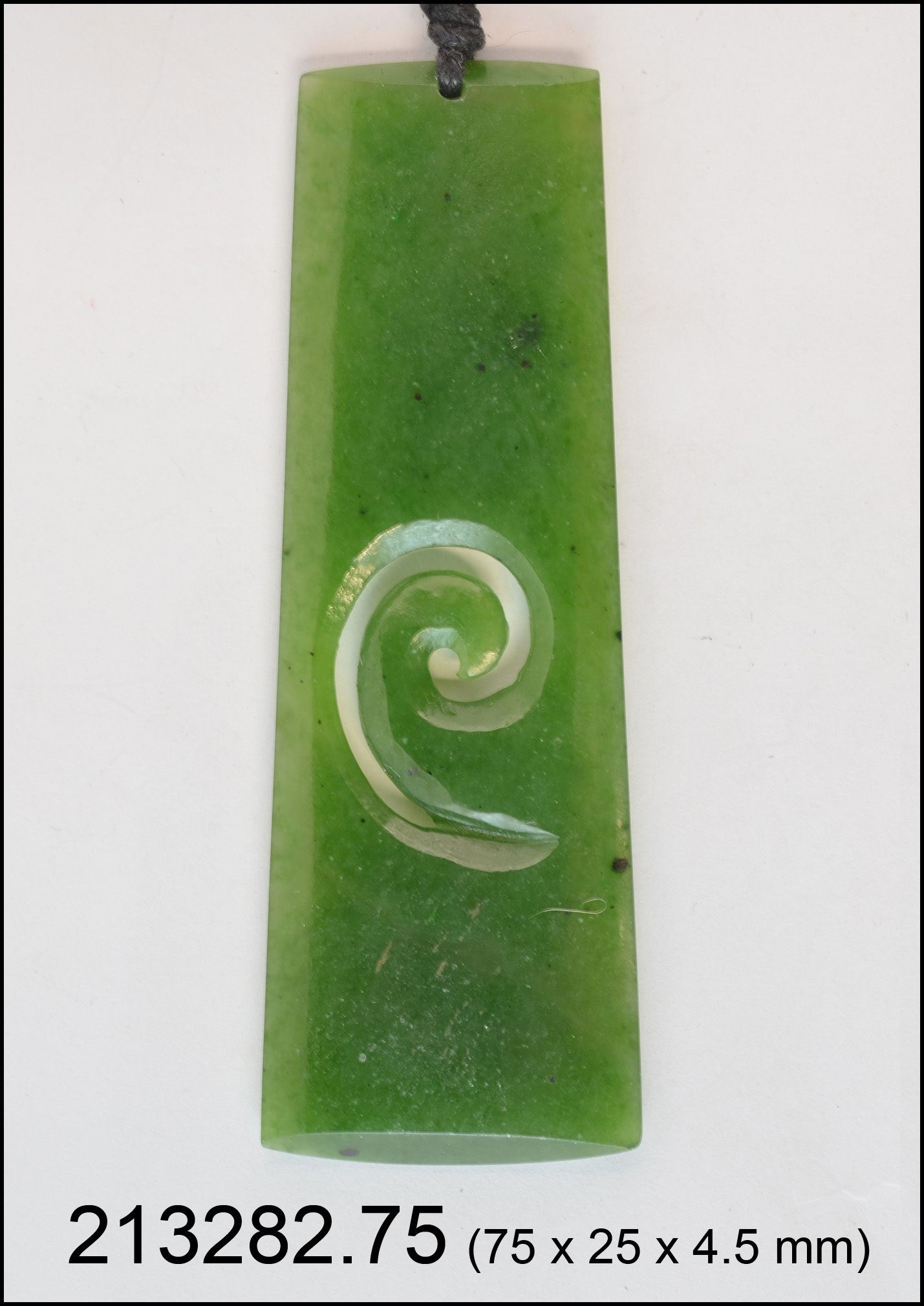 Nephrite pendant 75 mm Toki