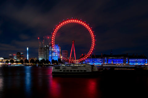 Functional image, London England gallery sale in art store