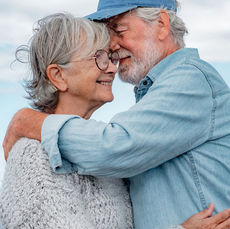 Célibat et nouvelles rencontres : Oser le "Happy Dating" après 60 ans