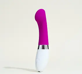 LELO_GIGI_PLUM_PROFIL_WEB_1000x1000_41fc759c-9707-49ce-b8d2-77b7a0a9fecb.webp