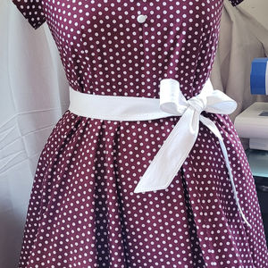 Robe Bordeau a pois blanc