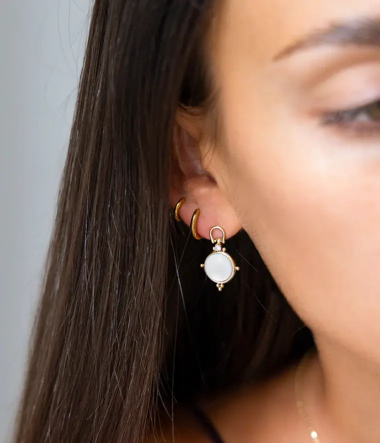 boucles dorés et nacre porté