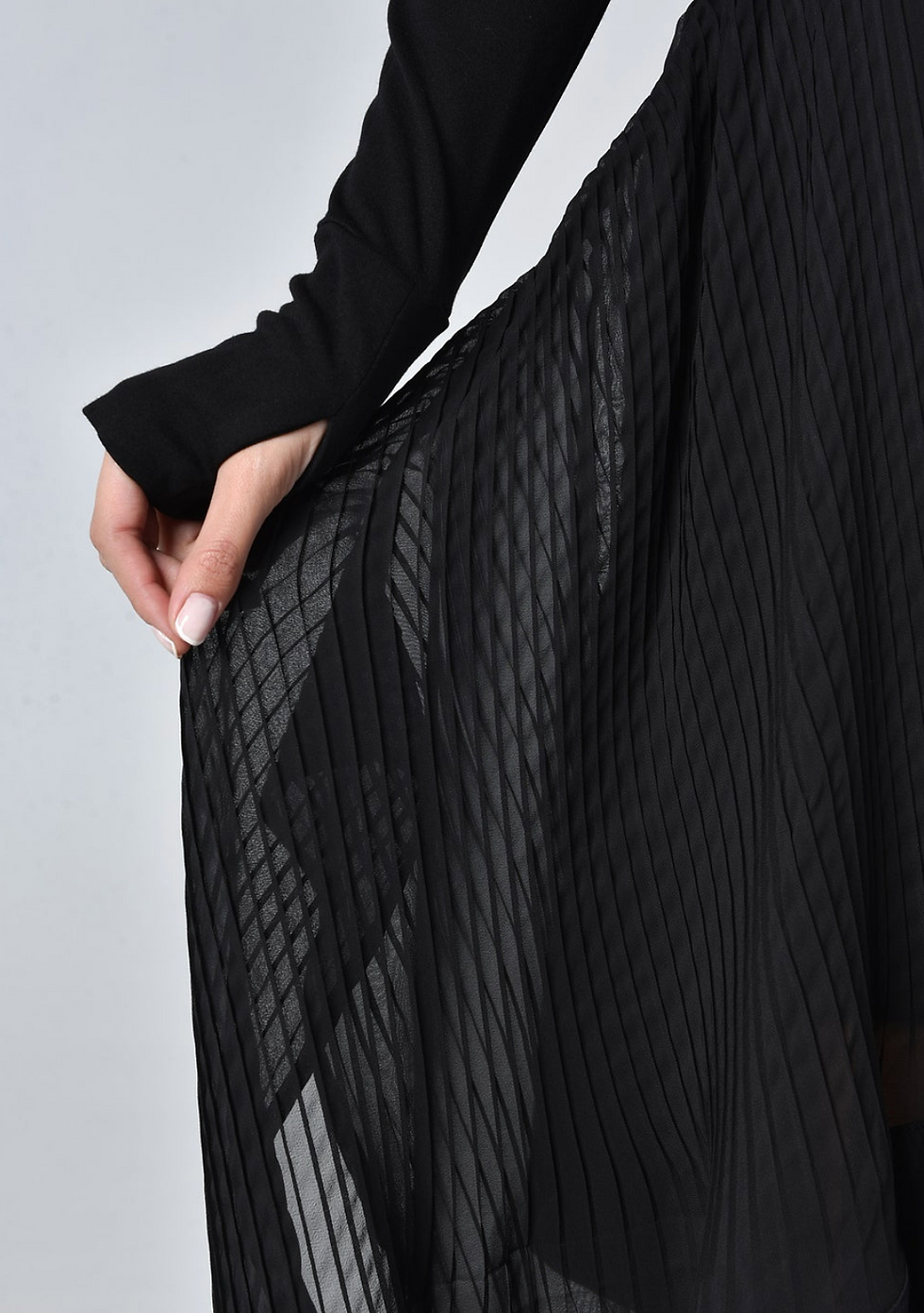 Thumbnail: Schwarzes plissiertes Chiffonkleid