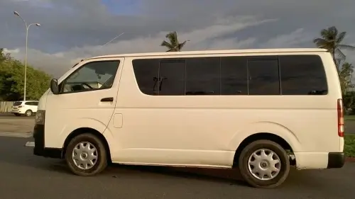 Toyota hiace 18 p