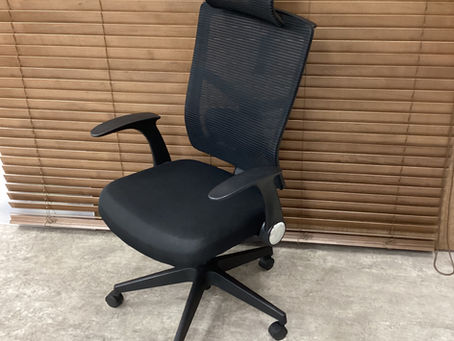 ニトリの綺麗なワークチェアの入荷です。バージオワークチェア