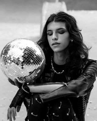 Lavin presenta su nuevo single y videoclip: “Disco Dream”