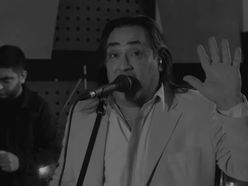 Sergio Galleguillo presenta la canción "No te vayas aún"
