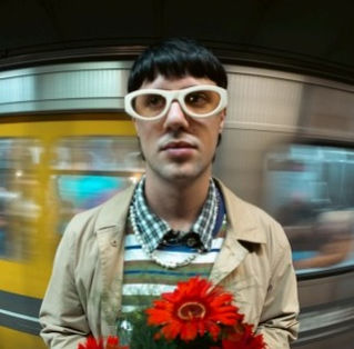 Vico Villamil lanza “Antiparras” y anuncia shows en Montevideo y Buenos Aires