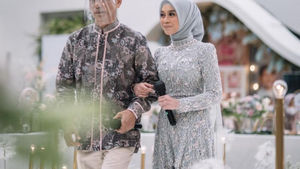 10 Model Baju Kebaya Modern Berjilbab Cantik dan Modis
