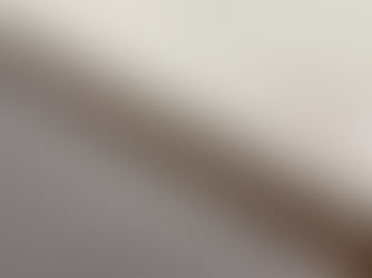 Reparación de canto desportillado en superficie Neolith – Barcelona