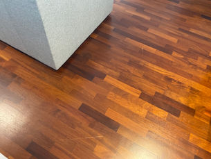 Reparación rayones suelo parqué