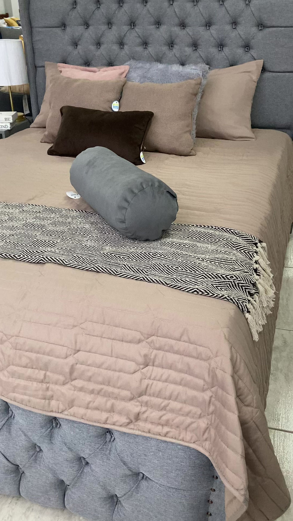 Thumbnail: Cama Estoperoles